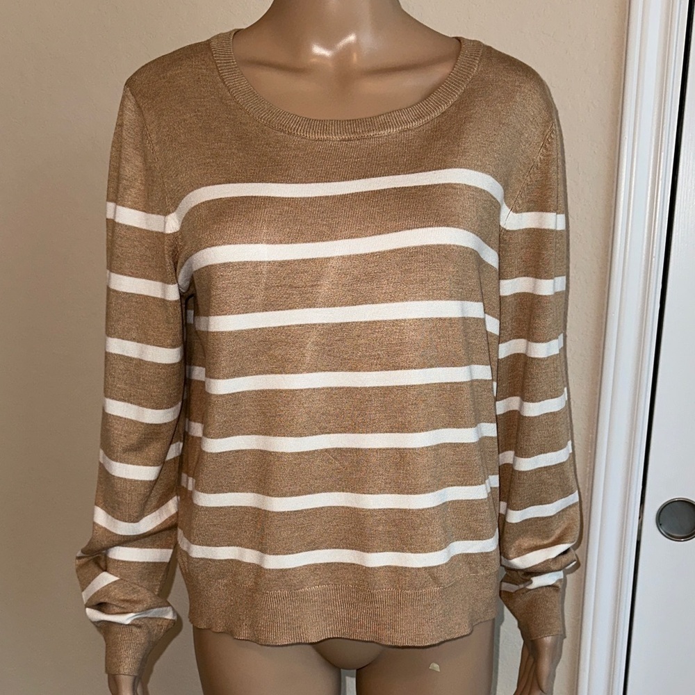 NWT Vince Camuto Tan and White Striped Sweater size large. - Picture 1 of 14